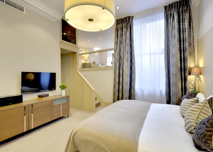 Claverley Court Apartment Knightsbridge