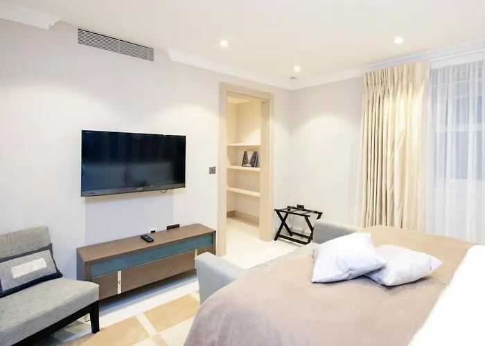 Claverley Court Apartment Knightsbridge
